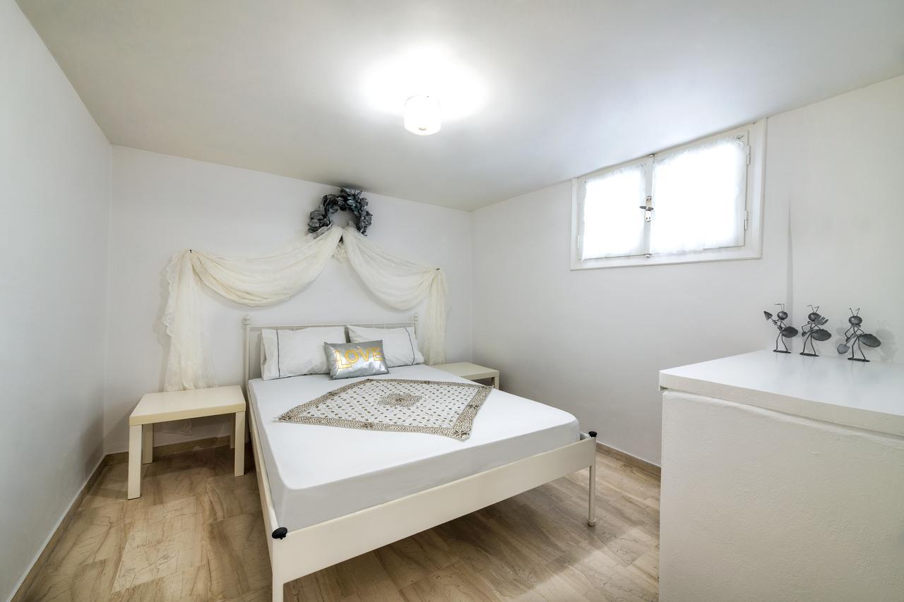 Apartamento Sol Mare Salis Kamári Exterior foto